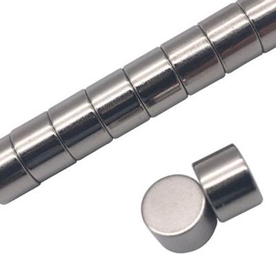 磁铁厂家钕铁硼强磁D5*2小磁铁镀镍N35强磁小喇叭耳机磁铁